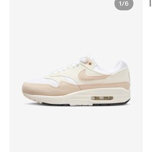 Women's air max 1 sneakers